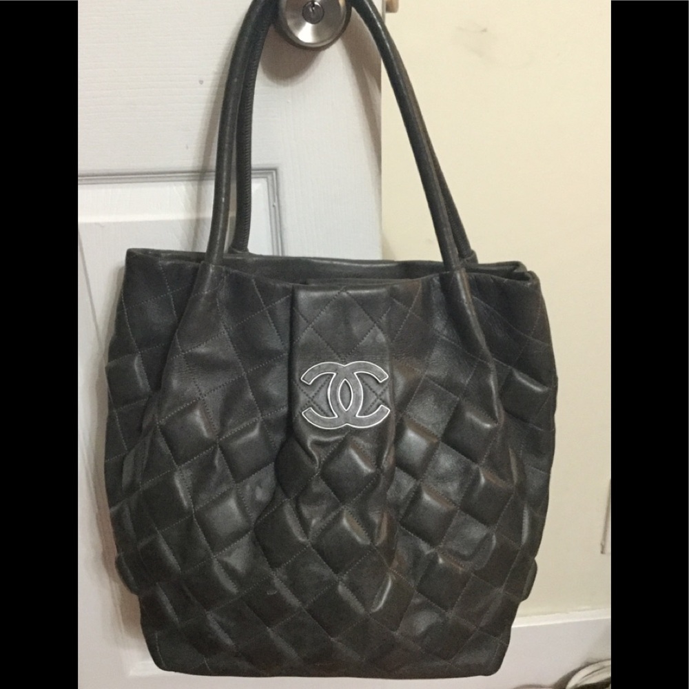 Chanel Quilted Hobo Bag - Picture 3 of 8